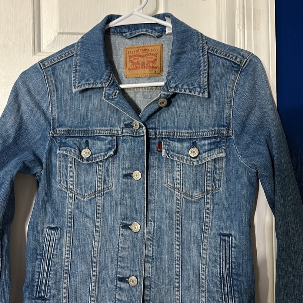 Women’s Levis Denim Ex Boyfriend Denim Trucker Jacket Size Small - Picture 4 of 10